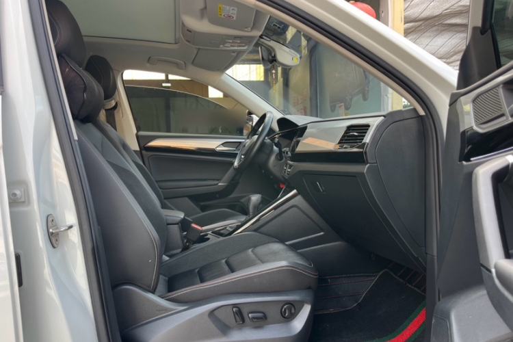 Used Volkswagen Tayron 2020 330TSI Two-Wheel Drive Luxury Smart Connectivity Version Interior 2