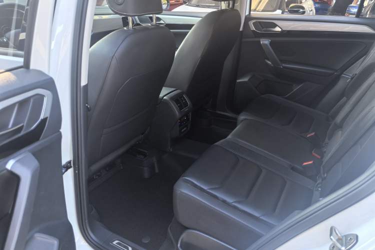 Used Volkswagen Tayron 2020 330TSI Two-Wheel Drive Luxury Smart Connectivity Version Interior 3
