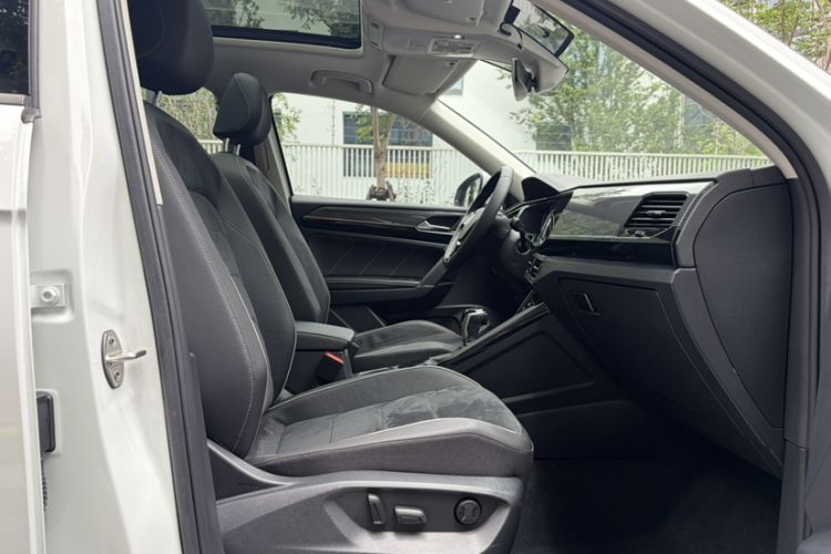 Used Volkswagen Tayron 2020 330TSI Two-Wheel Drive Luxury Smart Connectivity Version Interior 3