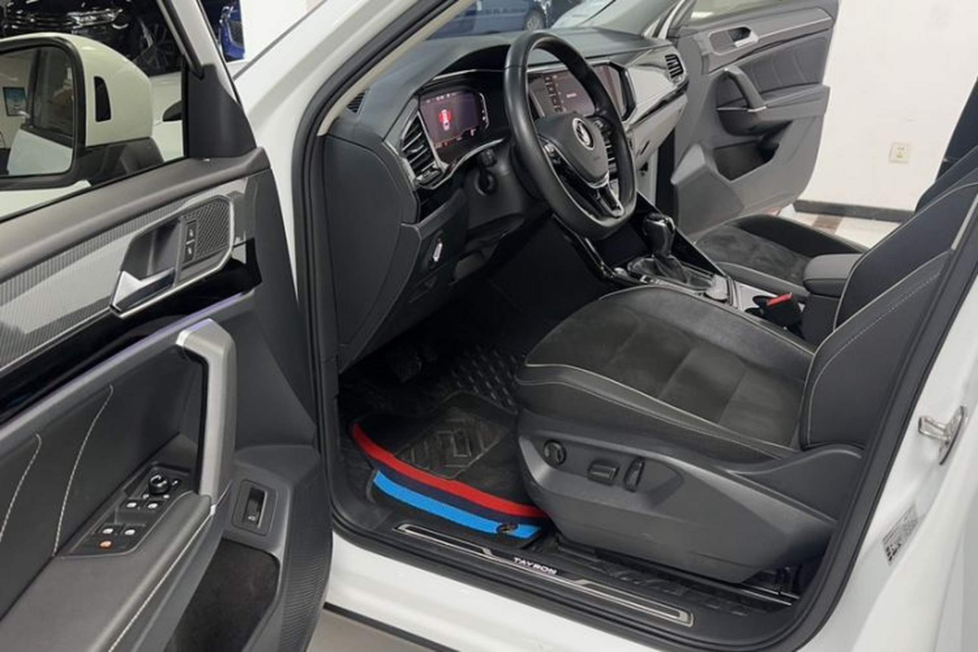 Used Volkswagen Tayron 2020 380TSI Four-Wheel Drive Luxury Connect Pro Edition Interior 3