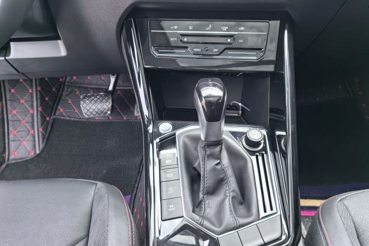 Used Volkswagen Tayron 2020 330TSI Two-Wheel Drive Luxury Smart Connectivity Version Interior 3