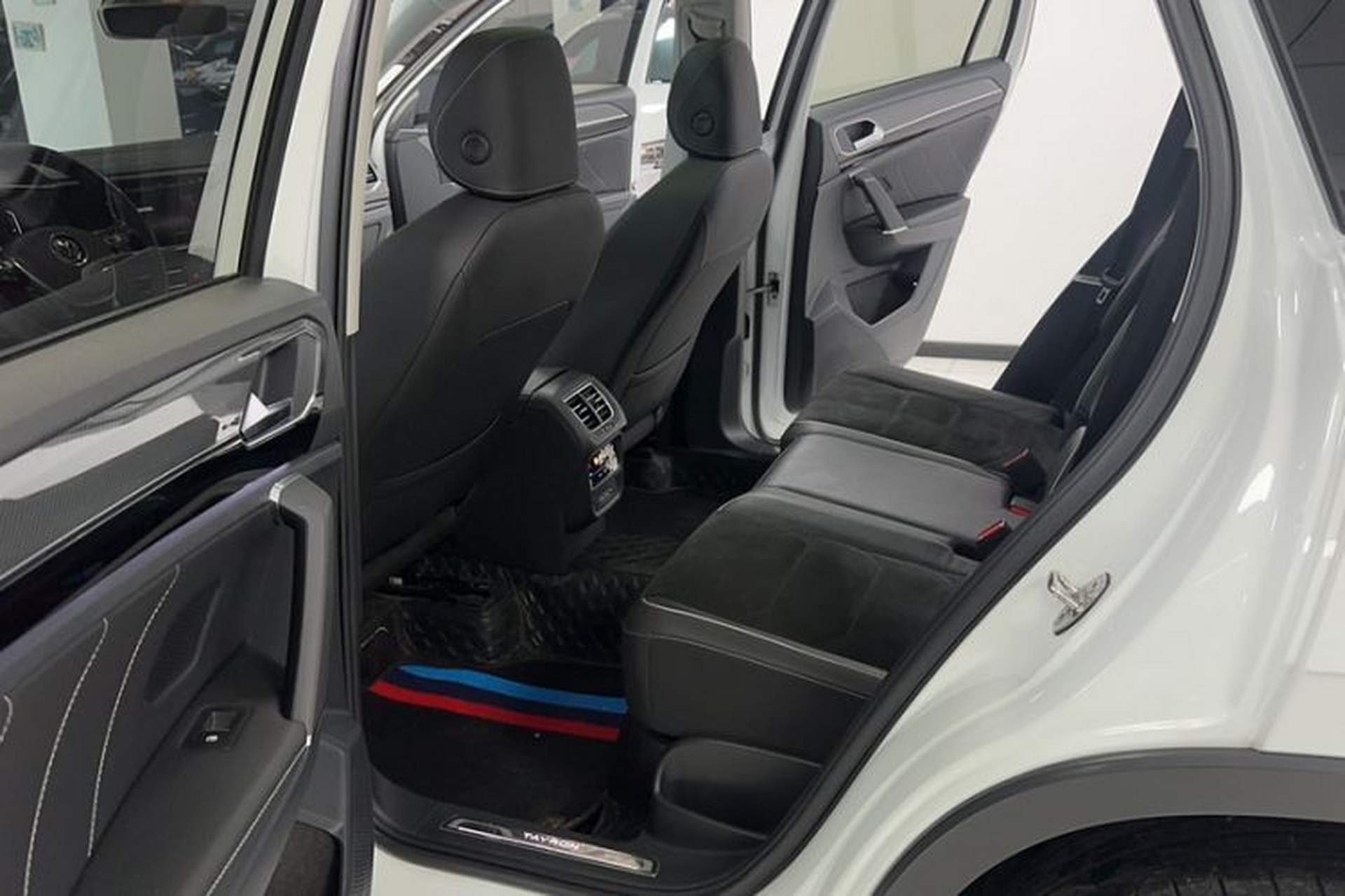Used Volkswagen Tayron 2020 380TSI Four-Wheel Drive Luxury Connect Pro Edition Interior 4