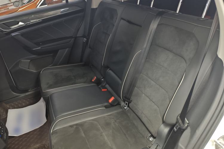 Used Volkswagen Tayron 2020 330TSI Two-Wheel Drive Luxury Connected Pro Edition Interior 4