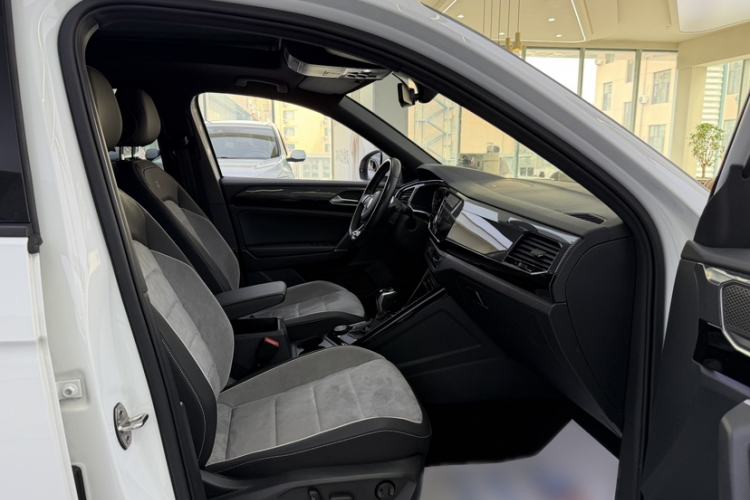 Used Volkswagen Tayron 2020 380TSI All-Wheel Drive R-Line Connected Version Interior 4