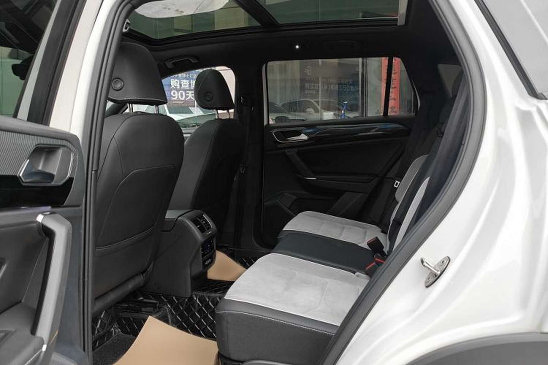 Used Volkswagen Tayron 2020 380TSI All-Wheel Drive R-Line Connected Version Interior 6