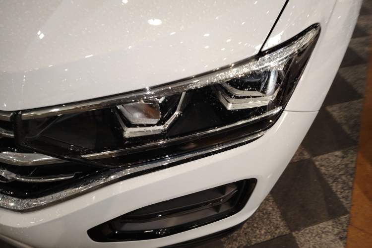 Used Volkswagen Tayron 2020 330TSI Two-Wheel Drive Luxury Smart Connectivity Version Left Front Headlight