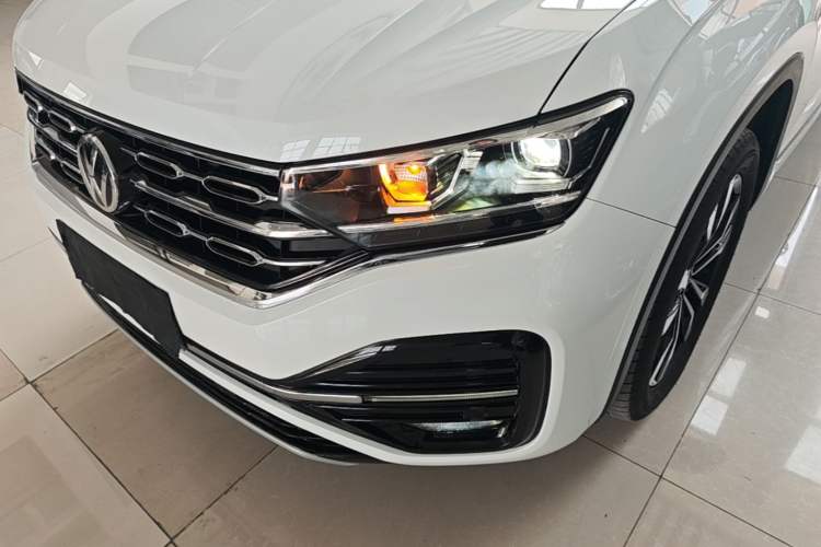 Used Volkswagen Tayron 2020 380TSI All-Wheel Drive R-Line Connected Version Left Front Headlight