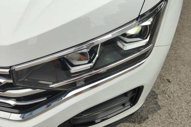 Used Volkswagen Tayron 2020 330TSI Two-Wheel Drive Luxury Smart Connectivity Version Left Front Headlight