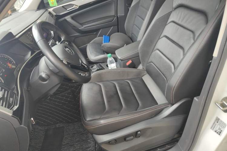 Used Volkswagen Tayron 2020 280TSI Two-Wheel Drive Luxury Connect Edition Left Front Seat