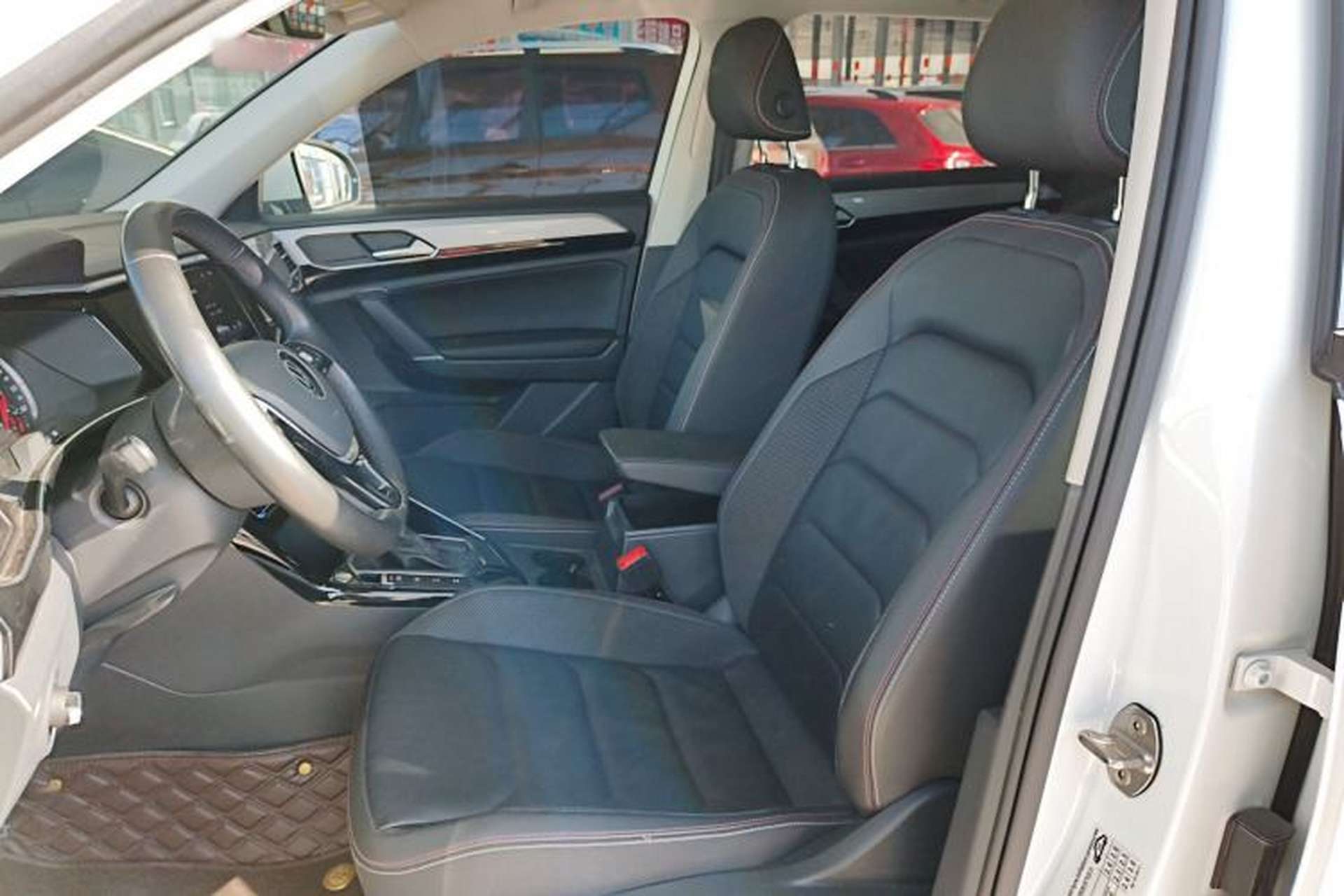 Used Volkswagen Tayron 2020 330TSI Two-Wheel Drive Luxury Smart Connectivity Version Left Front Seat