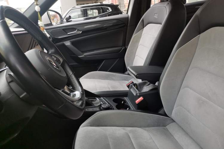 Used Volkswagen Tayron 2020 380TSI All-Wheel Drive R-Line Connected Version Left Front Seat