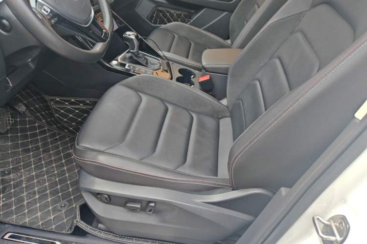 Used Volkswagen Tayron 2020 330TSI Two-Wheel Drive Luxury Smart Connectivity Version Left Front Seat