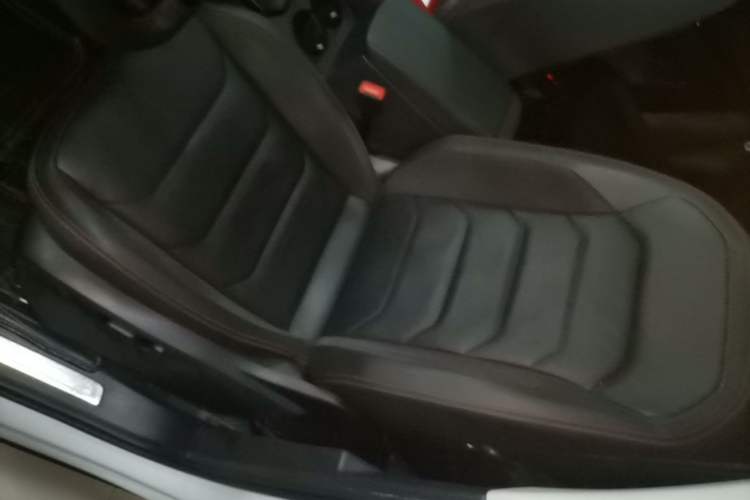 Used Volkswagen Tayron 2020 330TSI Two-Wheel Drive Luxury Smart Connectivity Version Left Front Seat