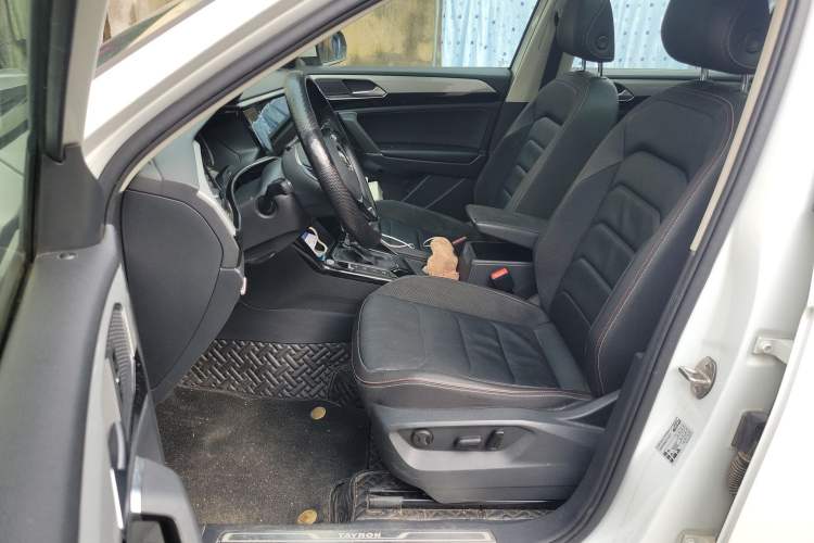 Used Volkswagen Tayron 2020 330TSI Two-Wheel Drive Luxury Smart Connectivity Version Left Front Seat