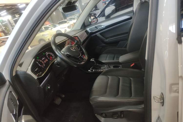 Used Volkswagen Tayron 2020 330TSI Two-Wheel Drive Luxury Smart Connectivity Version Left Front Seat