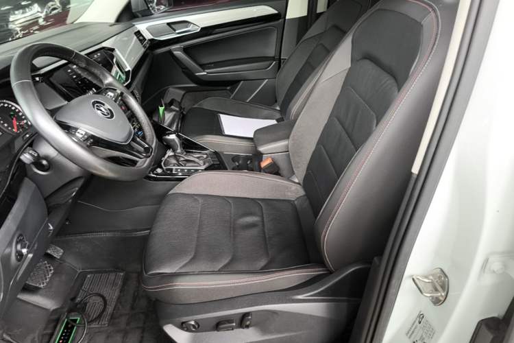 Used Volkswagen Tayron 2020 330TSI Two-Wheel Drive Luxury Smart Connectivity Version Left Front Seat