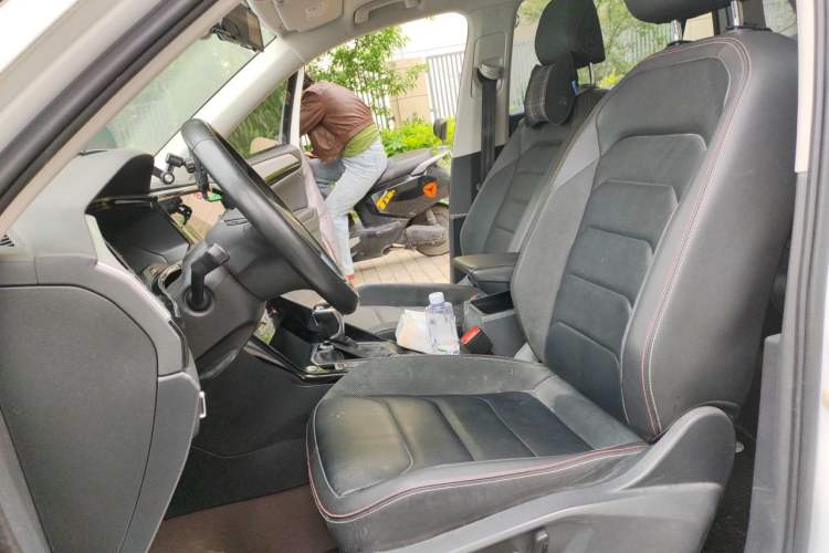 Used Volkswagen Tayron 2020 330TSI Two-Wheel Drive Luxury Smart Connectivity Version Left Front Seat