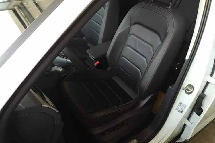 Used Volkswagen Tayron 2020 330TSI Two-Wheel Drive Luxury Smart Connectivity Version Left Front Seat