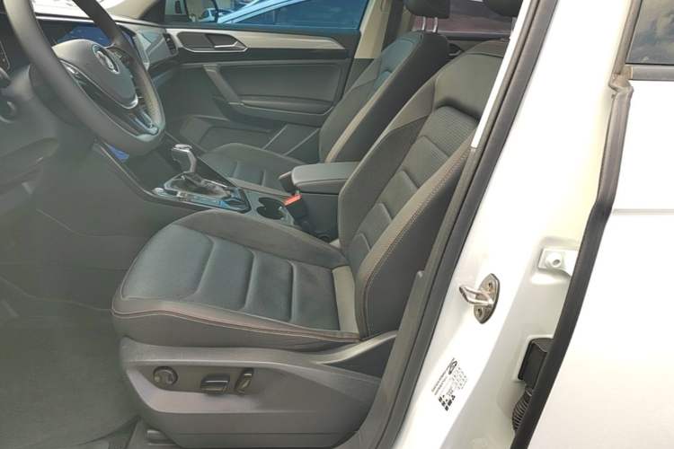 Used Volkswagen Tayron 2020 330TSI Two-Wheel Drive Luxury Smart Connectivity Version Left Front Seat