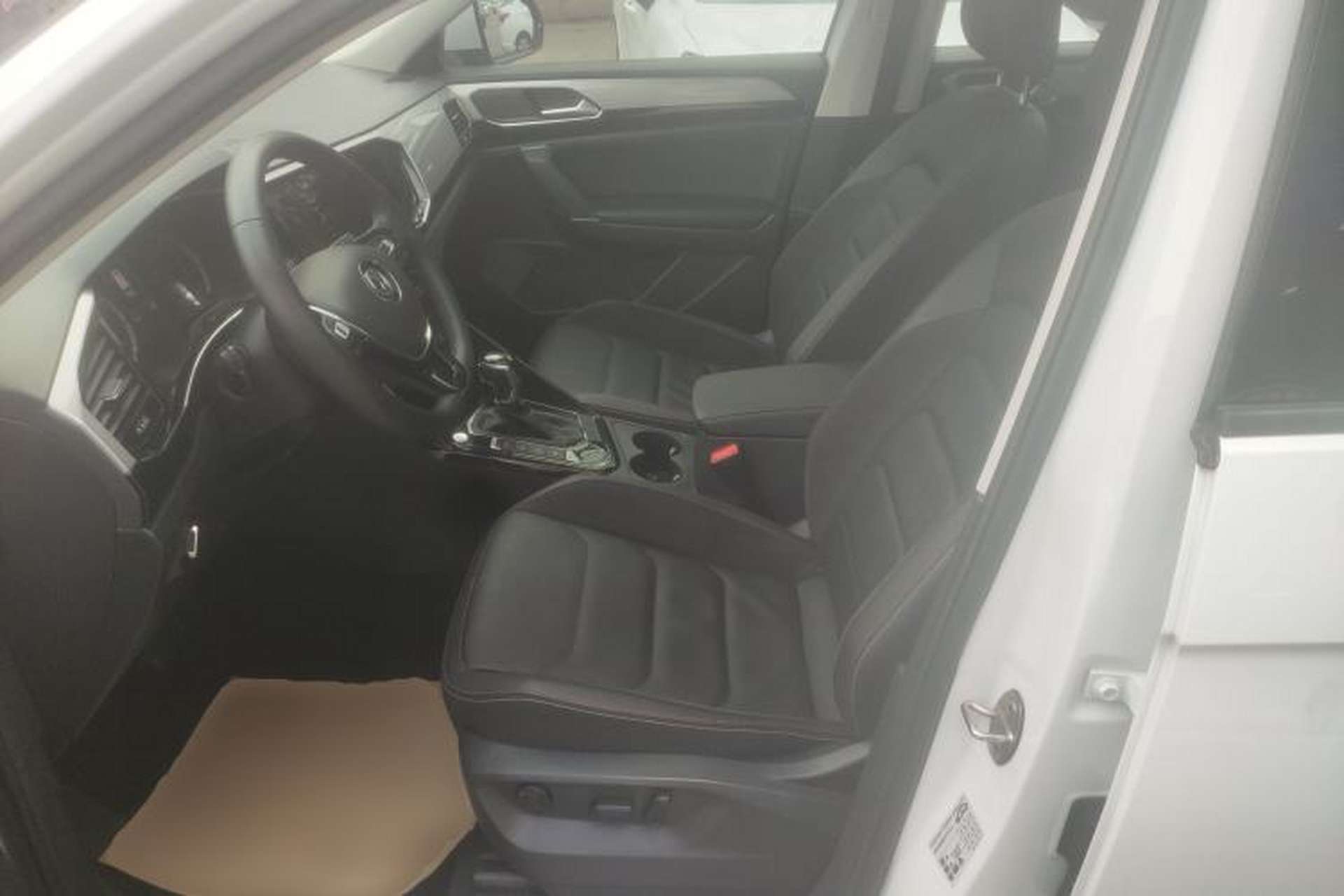 Used Volkswagen Tayron 2020 330TSI Two-Wheel Drive Luxury Smart Connectivity Version Left Front Seat