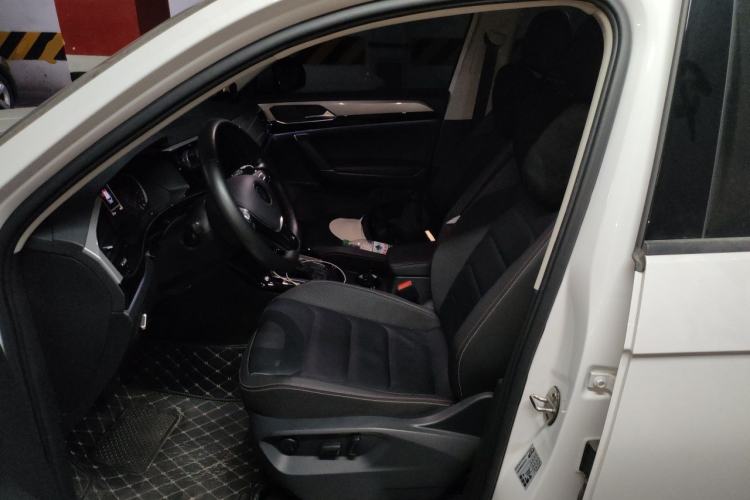 Used Volkswagen Tayron 2020 330TSI Two-Wheel Drive Luxury Smart Connectivity Version Left Front Seat
