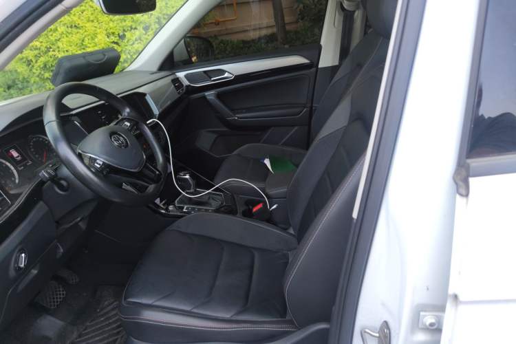 Used Volkswagen Tayron 2020 330TSI Two-Wheel Drive Luxury Smart Connectivity Version Left Front Seat