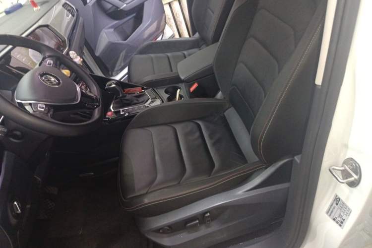 Used Volkswagen Tayron 2020 330TSI Two-Wheel Drive Luxury Smart Connectivity Version Left Front Seat