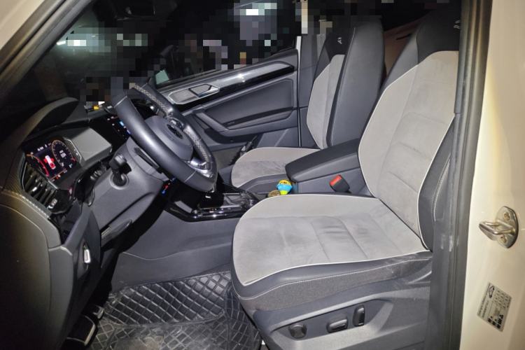 Used Volkswagen Tayron 2020 380TSI All-Wheel Drive R-Line Connected Version Left Front Seat