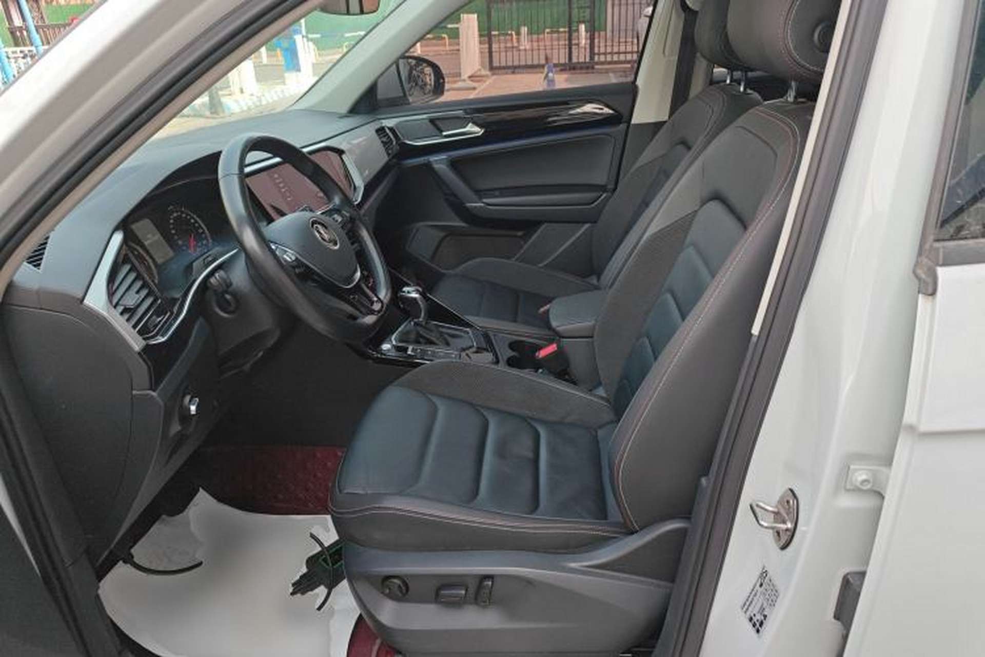 Used Volkswagen Tayron 2020 330TSI Two-Wheel Drive Luxury Smart Connectivity Version Left Front Seat
