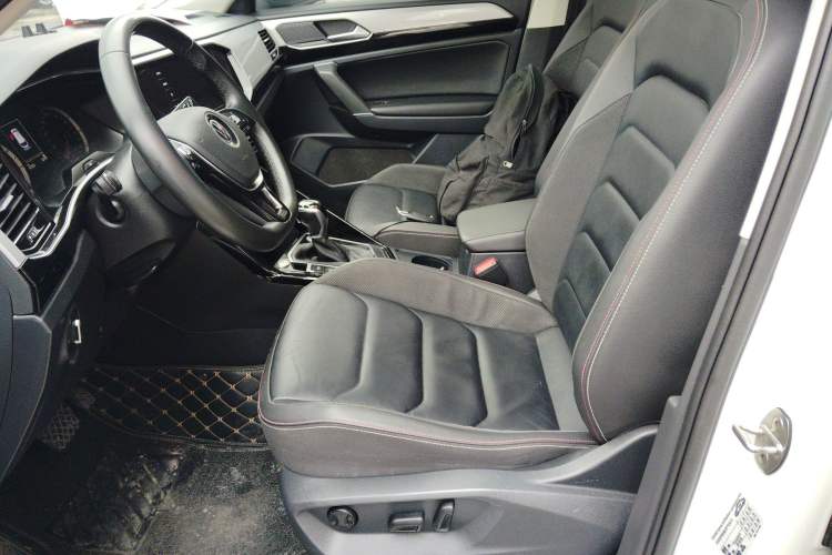 Used Volkswagen Tayron 2020 280TSI Two-Wheel Drive Luxury Connect Edition Left Front Seat