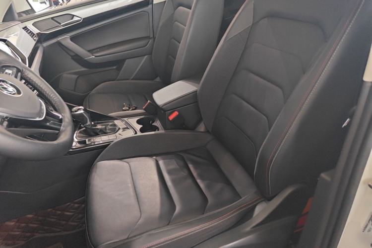 Used Volkswagen Tayron 2020 330TSI Two-Wheel Drive Luxury Smart Connectivity Version Left Front Seat