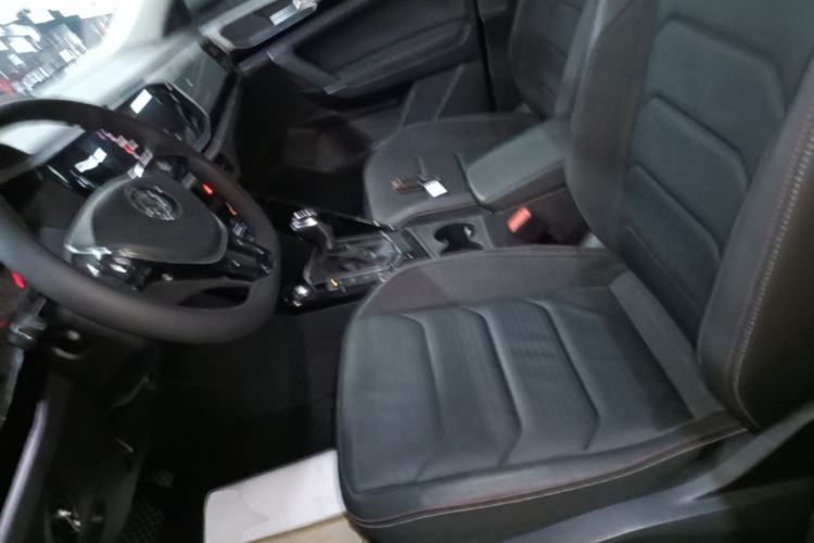 Used Volkswagen Tayron 2020 330TSI Two-Wheel Drive Luxury Smart Connectivity Version Left Front Seat