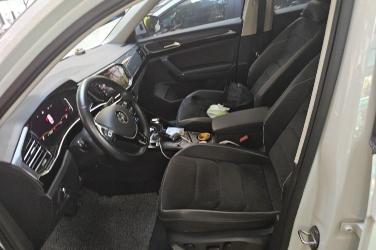 Used Volkswagen Tayron 2020 330TSI Two-Wheel Drive Luxury Connected Pro Edition Left Front Seat