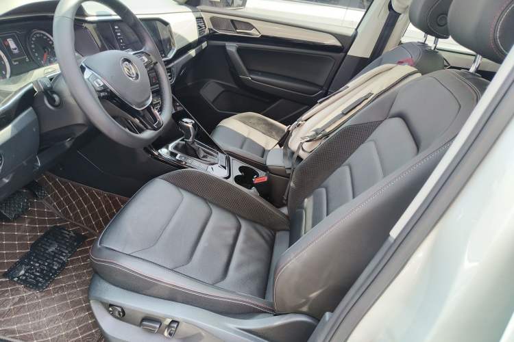 Used Volkswagen Tayron 2020 330TSI Two-Wheel Drive Luxury Smart Connectivity Version Left Front Seat