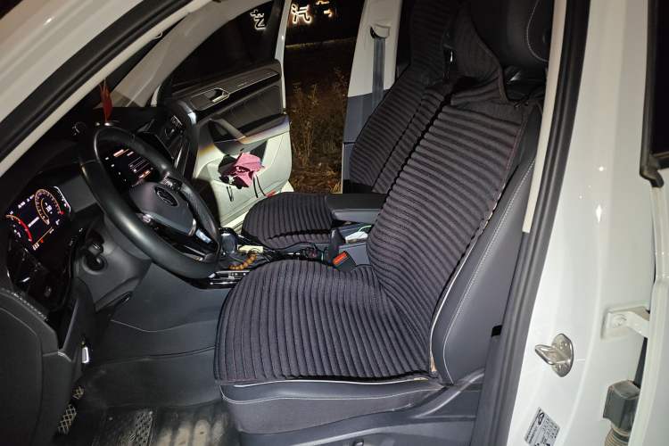 Used Volkswagen Tayron 2020 330TSI Two-Wheel Drive Luxury Connected Pro Edition Left Front Seat