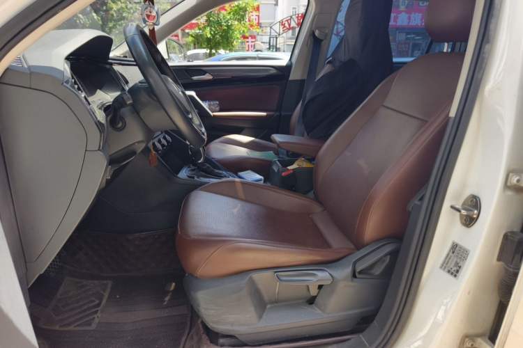Used Volkswagen Tayron 2020 280TSI Two-Wheel Drive Comfort Connect Edition Left Front Seat