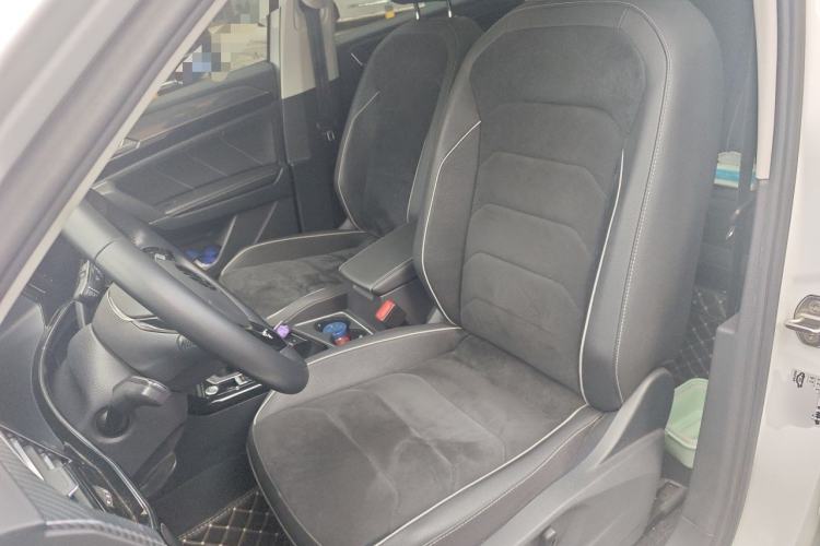 Used Volkswagen Tayron 2020 330TSI Two-Wheel Drive Luxury Connected Pro Edition Left Front Seat