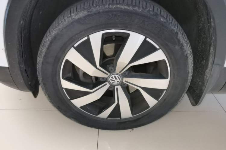Used Volkswagen Tayron 2020 330TSI Two-Wheel Drive Luxury Smart Connectivity Version Left Front Wheel Hub