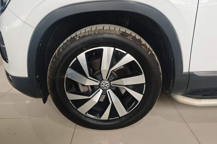 Used Volkswagen Tayron 2020 330TSI Two-Wheel Drive Luxury Smart Connectivity Version Left Front Wheel Hub
