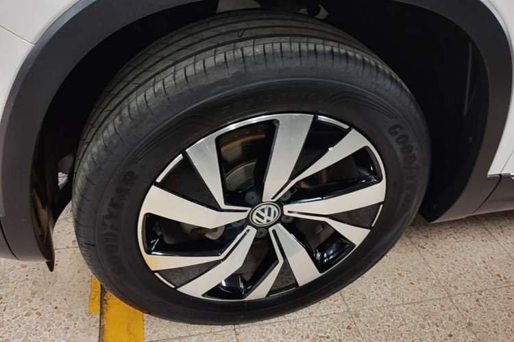 Used Volkswagen Tayron 2020 280TSI Two-Wheel Drive Luxury Connect Edition Left Front Wheel Hub