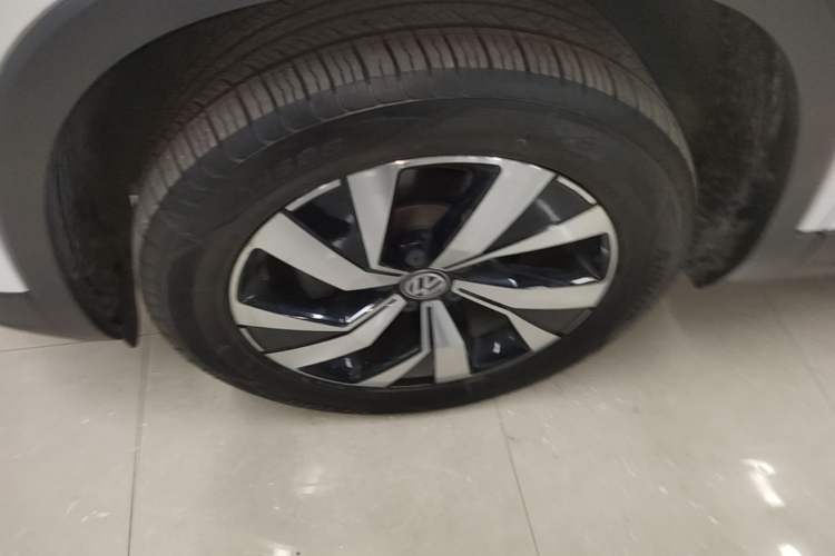 Used Volkswagen Tayron 2020 280TSI Two-Wheel Drive Luxury Connect Edition Left Front Wheel Hub