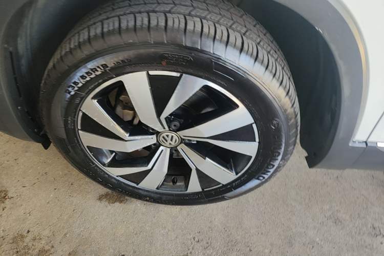 Used Volkswagen Tayron 2020 330TSI Two-Wheel Drive Luxury Smart Connectivity Version Left Front Wheel Hub