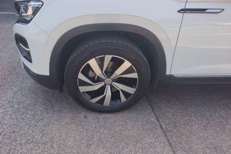 Used Volkswagen Tayron 2020 330TSI Two-Wheel Drive Luxury Smart Connectivity Version Left Front Wheel Hub