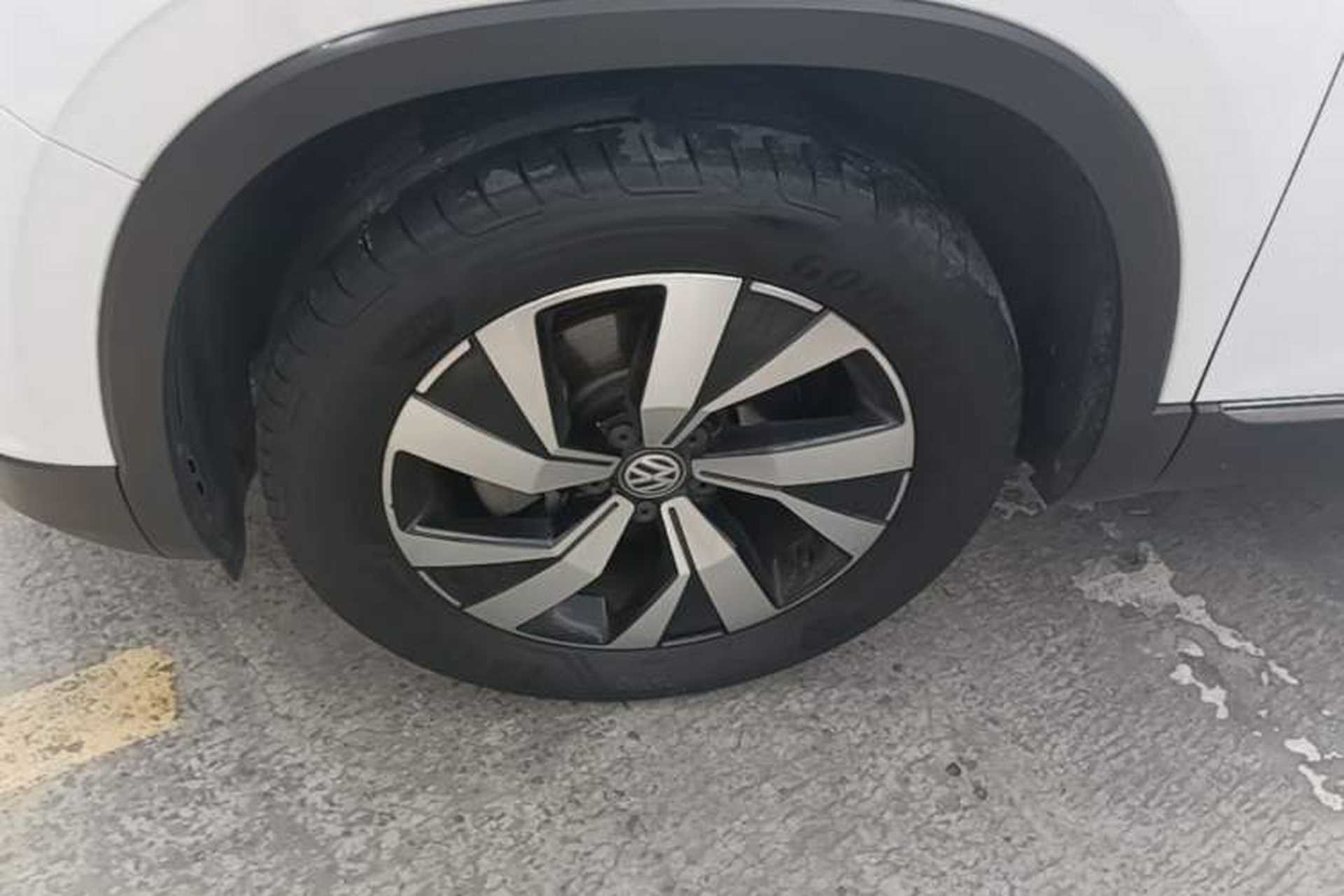 Used Volkswagen Tayron 2020 330TSI Two-Wheel Drive Luxury Smart Connectivity Version Left Front Wheel Hub