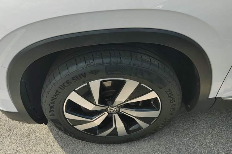 Used Volkswagen Tayron 2020 330TSI Two-Wheel Drive Luxury Smart Connectivity Version Left Front Wheel Hub