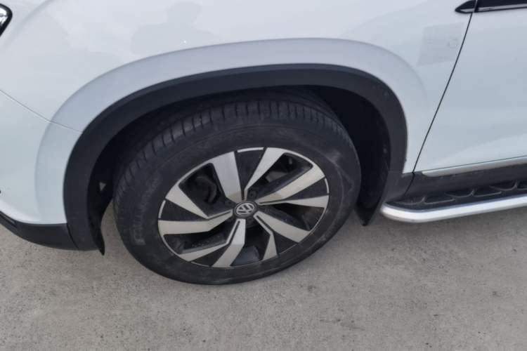 Used Volkswagen Tayron 2020 330TSI Two-Wheel Drive Luxury Smart Connectivity Version Left Front Wheel Hub