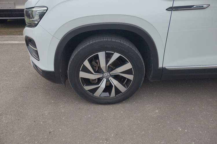 Used Volkswagen Tayron 2020 330TSI Two-Wheel Drive Luxury Smart Connectivity Version Left Front Wheel Hub