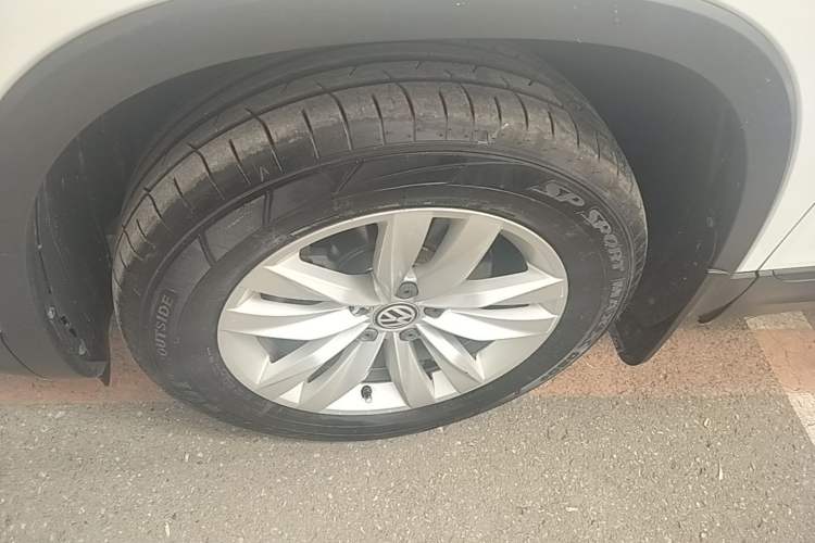 Used Volkswagen Tayron 2020 280TSI Two-Wheel Drive Comfort Connect Edition Left Front Wheel Hub