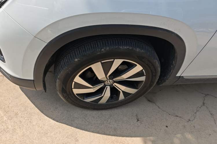 Used Volkswagen Tayron 2020 330TSI Two-Wheel Drive Luxury Smart Connectivity Version Left Front Wheel Hub