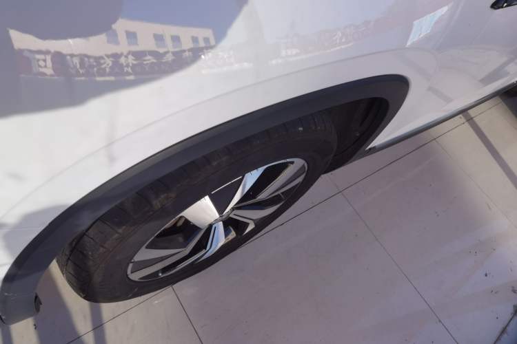 Used Volkswagen Tayron 2020 330TSI Two-Wheel Drive Luxury Smart Connectivity Version Left Front Wheel Hub